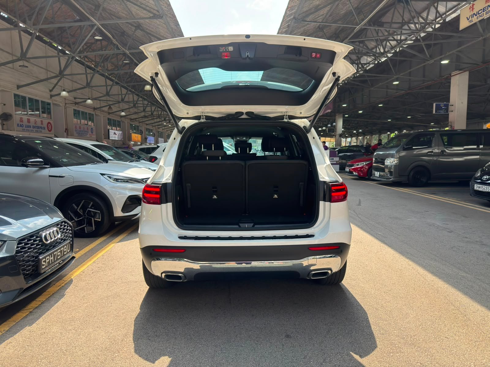 Mercedes-Benz GLB180 Progressive Line photo 9